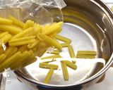 Csirkemell, bazsalikomos-citromos tésztával recept fázis 4 fotója