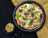 મલ્ટી ગ્રેન ભાખરી પિઝા(Multi Grain Bhakhari Pizza Recipe In Gujarati) રેસીપી સ્ટેપ3ફોટો