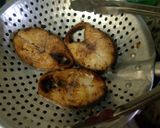 Foto langkah ke 1 dari resep Tenggiri lada hitam.
