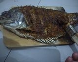 Foto langkah ke 4 dari resep 67• Ikan gurame bakar teflon.