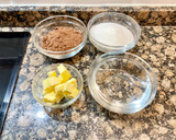 Foto del paso 1 de la receta: Pastel de chocolate con jarabe de cacao