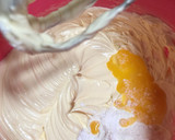 Foto langkah ke 2 dari resep Cheesy Snow White Cookies (Putri Salju Almond Keju).