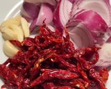 Gambar langkah 2 resipi Sambal Ayam Lada Kering.