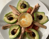 Foto del paso 6 de la receta: Ensalada de melva, aguacate, tomate, con queso de cabra tostado