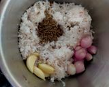A picture of step 1 of Thakkali Curry.