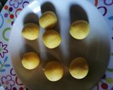 A picture of step 7 of Khoya kesar peda.