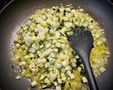 Foto del paso 2 de la receta: Pasta con salsa de calabacín y tofu picante
