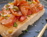 Foto del paso 7 de la receta: Tosta de salmón marinado en base de focaccia