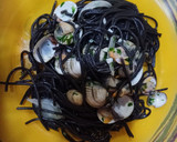 Foto del paso 6 de la receta: Spaghetti Negros con berberechos
