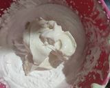 A picture of step 6 of Red velvet cake with cheese frosting.