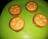 A picture of step 4 of Monaco biscuit sandwich.
