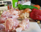 Foto del paso 1 de la receta: Pollo al Chilindrón
