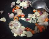 Foto langkah ke 3 dari resep Tumis Jamur Wortel.