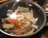 A picture of step 4 of Toppogi (Spicy Korean mochi soup).