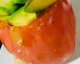 Foto del paso 3 de la receta: Tomate con sorpresa 🍅🥑🍅