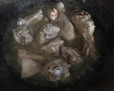 Foto langkah ke 4 dari resep Ayam kicap kemangi.