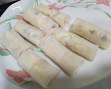 Foto del paso 4 de la receta: Rollitos de masa filo con queso cabra y cebolla caramelizada