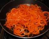 A picture of step 1 of Carrot and prunes stew.