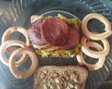 Foto del paso 15 de la receta: Sándwich de Atún... 🍞🥫🥑🥒🥓🥪con aros de Pan de Arroz🍟🥨.