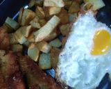 Foto del paso 4 de la receta: Pollo rebozado con papa y huevos fritos