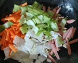 Foto langkah ke 2 dari resep Tumis Aneka Sayur.