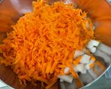 Une image de l'étape 10 de Salade de riz rouge aux tomates, carottes et ciboulette.
