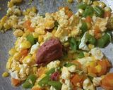 Foto langkah ke 4 dari resep 207. Hsiang Kang Cao Fan (Nasi Goreng Hongkong).
