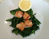 A picture of step 2 of Pan fried scallops with wilted spinach.