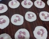 Foto del paso 1 de la receta: Pancitos rellenos de jamón y queso