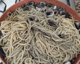 Foto del paso 2 de la receta: Spaghetti picante com calamar en su tinta