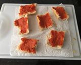 Foto del paso 1 de la receta: Huevos de codorniz con crujiente de jamón frito y base de sobreasada