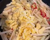 Foto langkah ke 3 dari resep Tumis Labu Siam Telur.