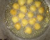 A picture of step 4 of Dahi vada.