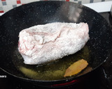 Foto del paso 2 de la receta: Codillo en salsa en olla rápida