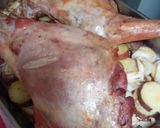 Foto del paso 4 de la receta: Espaldilla y pierna de cordero asadas con papas panaderas