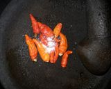Foto langkah ke 4 dari resep Telur dadar geprek 'mama wien'.