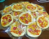 Foto langkah ke 9 dari resep Pizza mini ekonomis untuk ide jualan.
