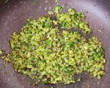 A picture of step 3 of Hare Matar Ki Ghugni.