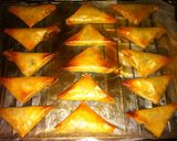 Foto del paso 4 de la receta: Samosas de pasta filo con gambas y gulas
