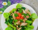 Hình bước làm 5 của món Cải thìa xào nấm đùi gà và thịt xay