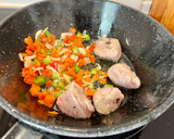 Foto del paso 2 de la receta: Guiso de pollo, alcachofas y otras verduras en olla de cocción lenta
