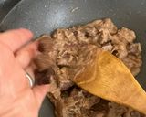 A picture of step 6 of Beef stroganoff.