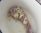 Foto del paso 3 de la receta: Paletilla de lechazo asada en cocotte