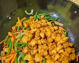 Foto langkah ke 4 dari resep Ayam Kunyit Khas Malaysia.