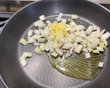 Une image de l'étape 6 de Dos de lieu noir à la crème, oseille et jus de figues.