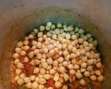 A picture of step 4 of Chana Kurma Hotel style.