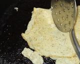 A picture of step 3 of Anday wala burger (street).