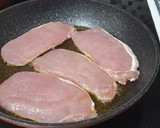 Foto del paso 6 de la receta: Lomo de cerdo con salsa/crema de zanahorias y puerros