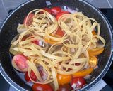 Une image de l'étape 2 de Saumon aux tagliatelles.