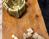 Foto del passaggio 2 della ricetta Sformatini di zucchine e caciotta mono porzione in friggitrice ad aria